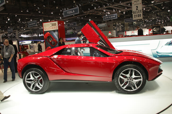 ItalDesign Giugiaro claims a 1550kg kerbweight for the Parcour concept