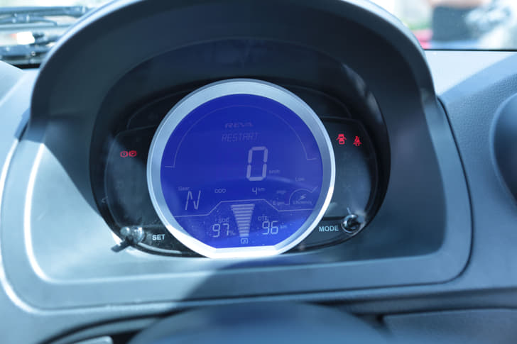 Mahindra e2o detailed photo gallery