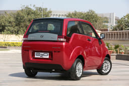 Mahindra e2o detailed photo gallery