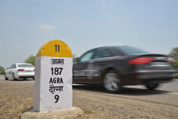 It was a smooth drive to Agra except for little traffic on our way