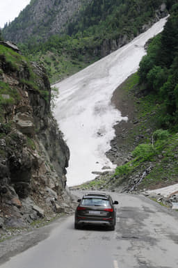 Frozen waterfalls such as this are commonsight.