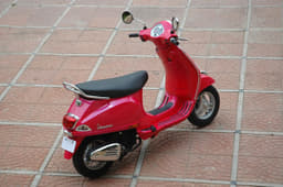 New Vespa VX 125 photo gallery