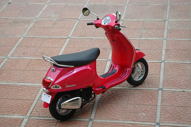 New Vespa VX 125 photo gallery