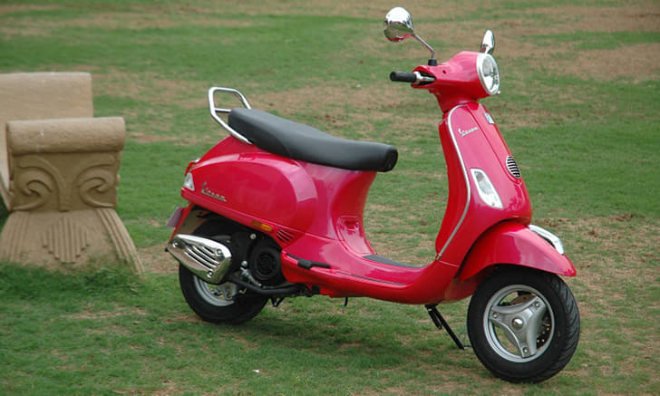 New Vespa VX 125 photo gallery