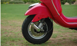 New Vespa VX 125 photo gallery