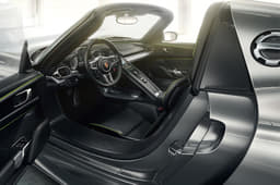 Porsche 918 Spyder photo gallery