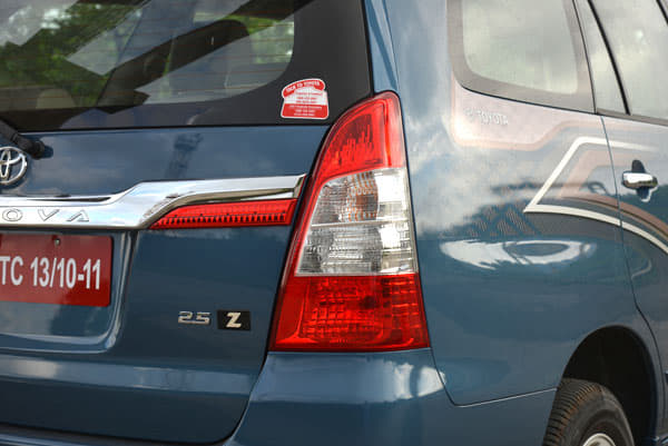 Toyota Innova facelift photo gallery