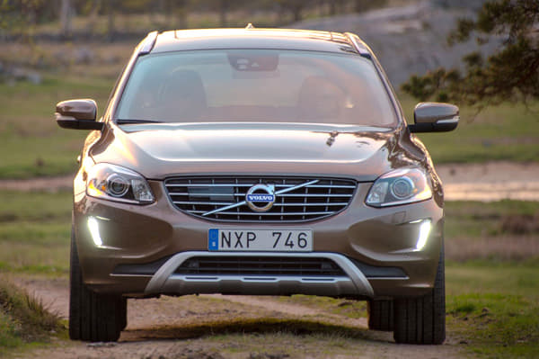 New 2013 Volvo XC60 SUV photo gallery