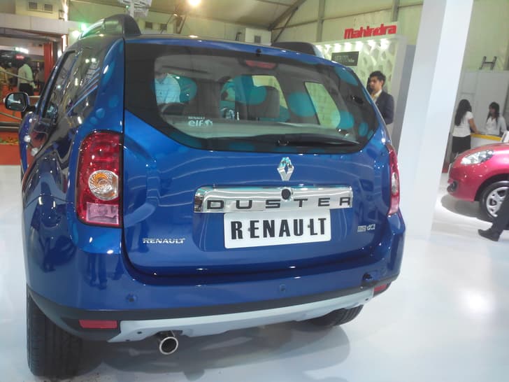 Renault Duster 1st Anniversary Edition photo gallery