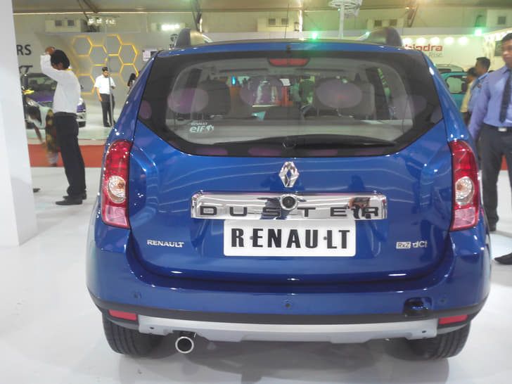 Renault Duster 1st Anniversary Edition photo gallery
