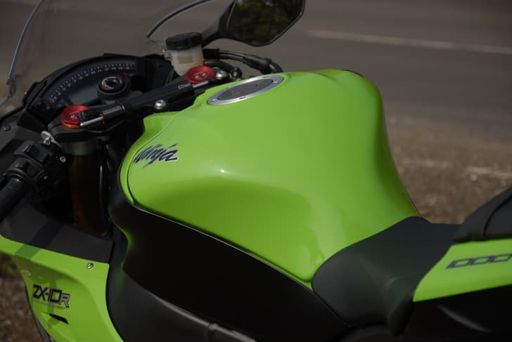New Kawasaki Ninja ZX10R photo gallery