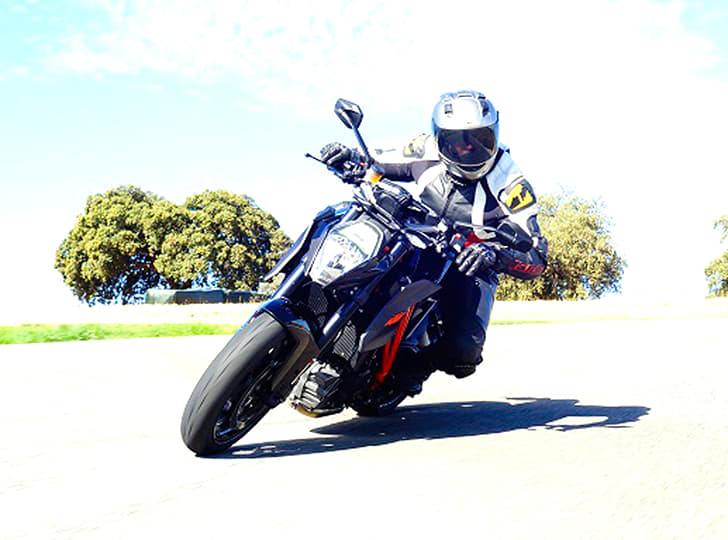 KTM 1290 Super Duke R photo gallery