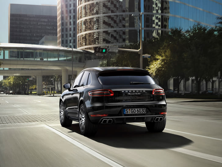 New Porsche Macan SUV photo gallery