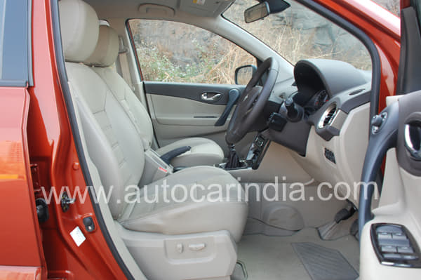 Good comfy driving position, and front passenger now gets electric seat adjust too.