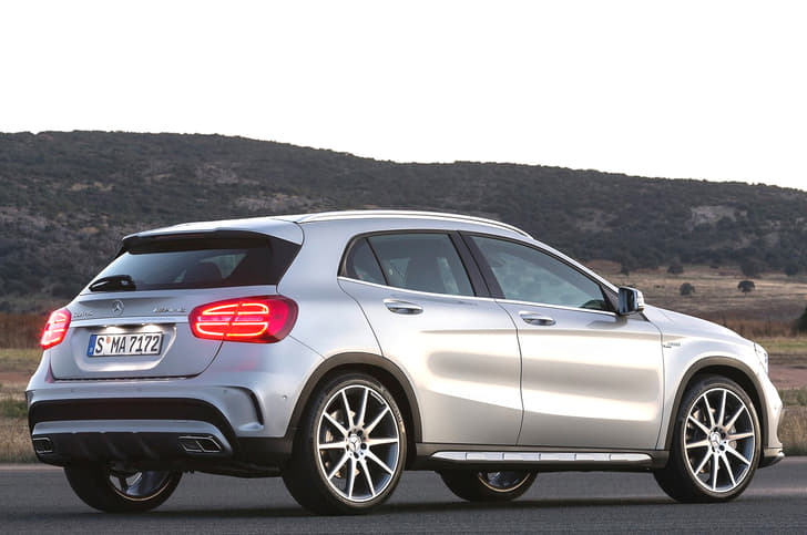 New Mercedes GLA 45 AMG SUV photo gallery