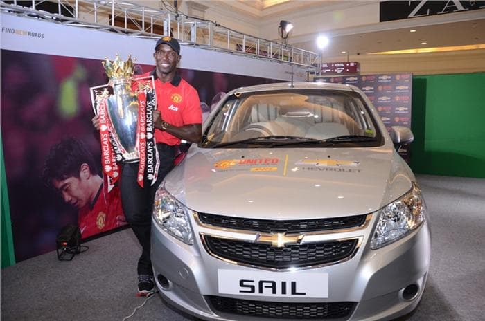 Chevrolet will introduce new variants of its offerings that interest to football fans, there will some offerings finished in the Manchester United football club’s colours. 