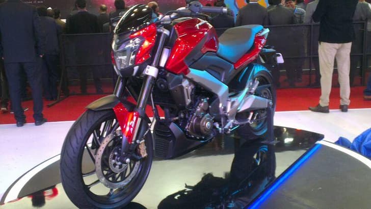 The Pulsar CS400 gets inverted telescopic suspension up front.