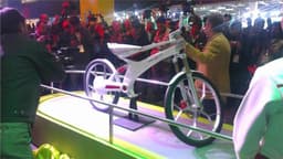 Hero displayed the SimplEcity, an electric motorcycle designed for urban commuting.
