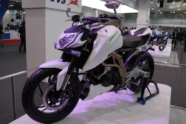 TVS showcased its new TVS Draken street-fighter bike concept at the Auto Expo 2014.