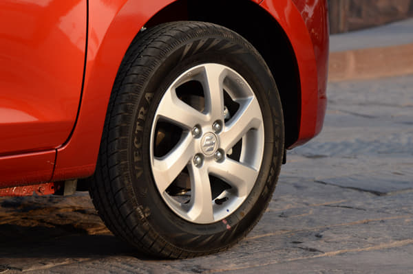 Higher variants of the Celerio get alloy wheels. 