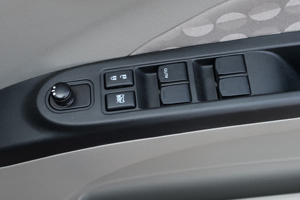 Internally adjustable wing mirrors are standard on the higher variants.  Image - 6314