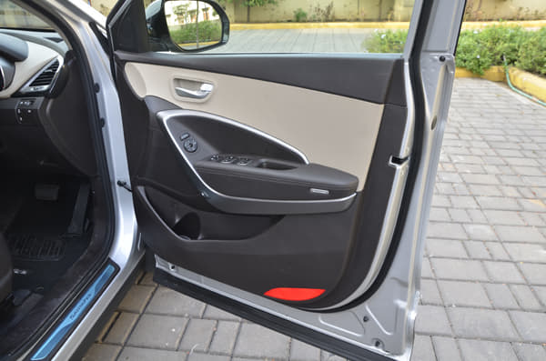 Large door pockets can hold 1.0-litre bottles.