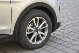 The softly sprung Santa Fe deals well with broken roads though it tends to bounce and roll a fair bit when driven fast.