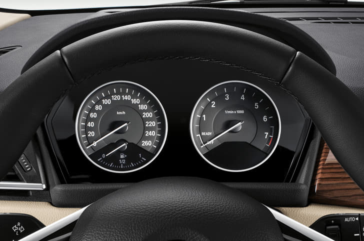 New BMW 2-series Active Tourer MPV photo gallery