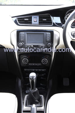 The Zest also gets a new, nicely integrated infotainment and connectivity system that has been developed in collaboration with Harman. 