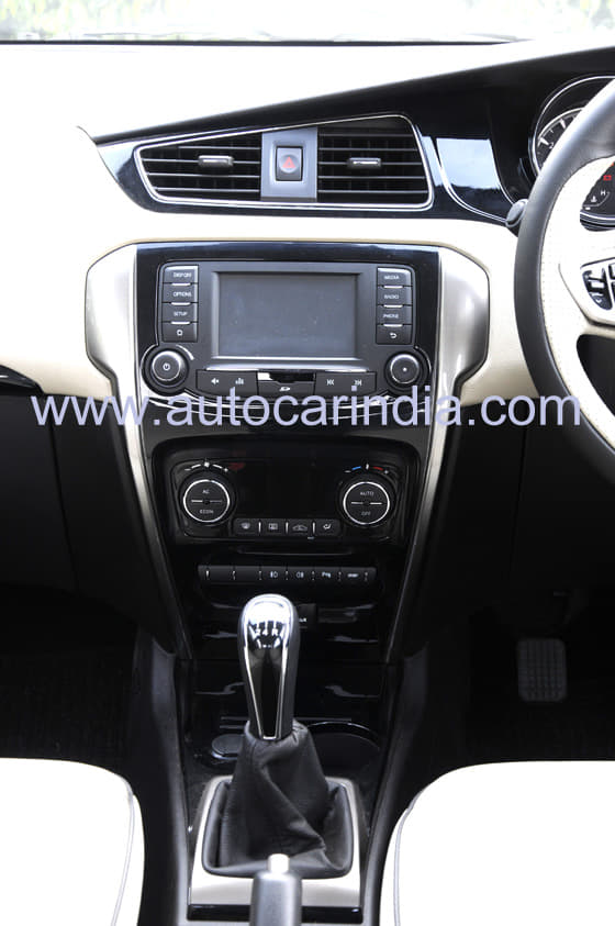 The Zest also gets a new, nicely integrated infotainment and connectivity system that has been developed in collaboration with Harman. 