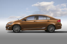 Suzuki Alivio sedan photo gallery