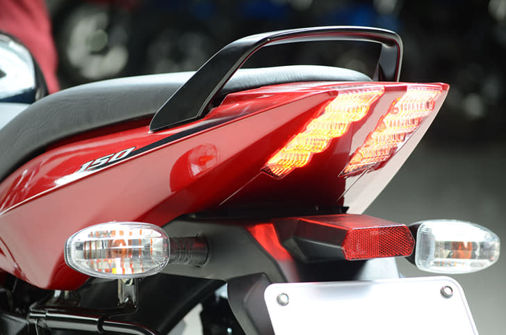 The rear gets a Pulsar typical tail section that looks sharp.  