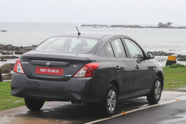 Nissan Sunny facelift photo gallery