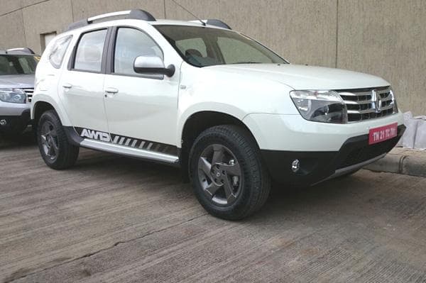 Renault Duster AWD photo gallery