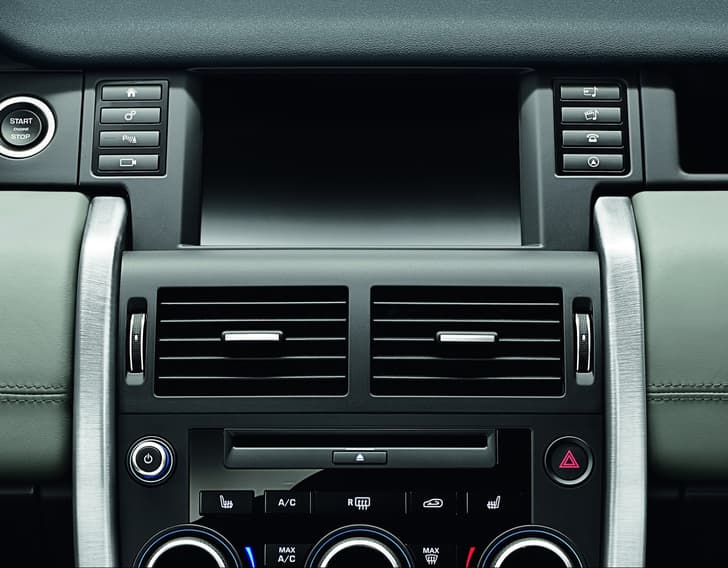 Land Rover Discovery Sport photo gallery