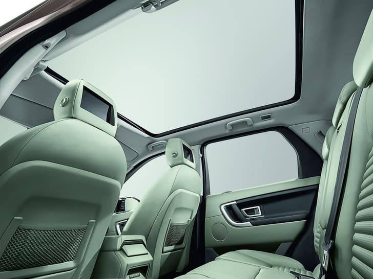 Land Rover Discovery Sport photo gallery