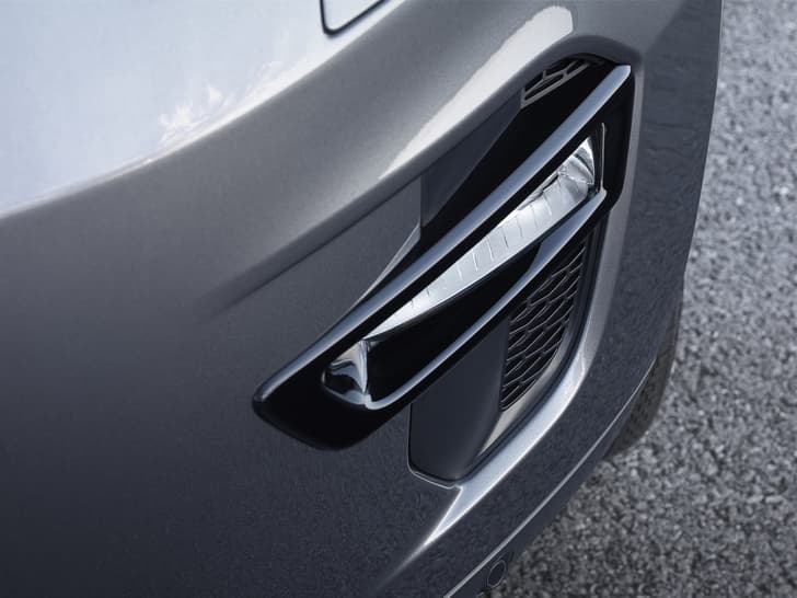 Land Rover Discovery Sport photo gallery