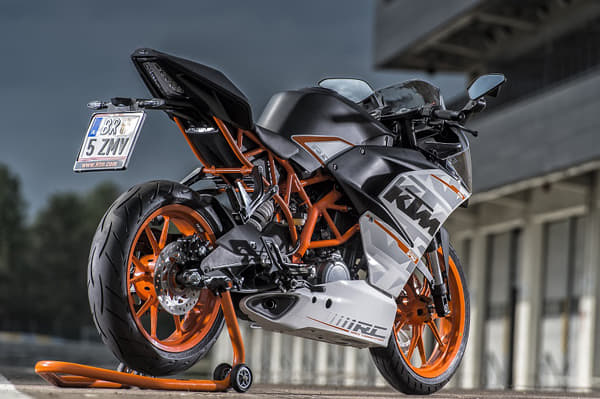 New KTM RC390 photo gallery