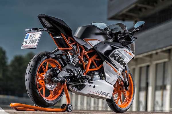New KTM RC390 photo gallery