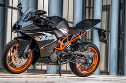 New KTM RC390 photo gallery