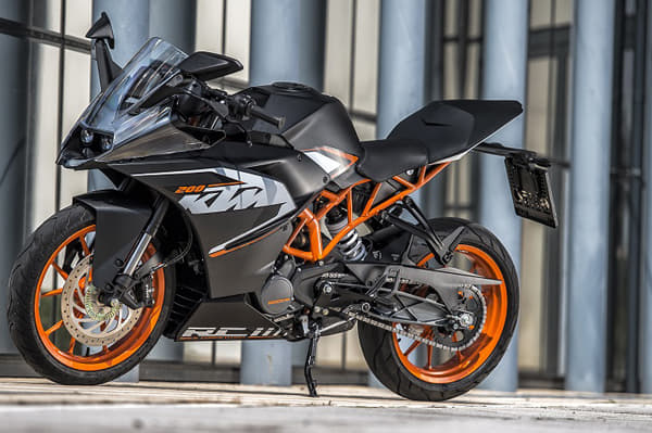 New KTM RC390 photo gallery