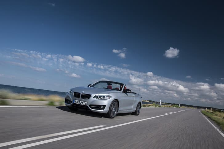 BMW 2-series convertible photo gallery