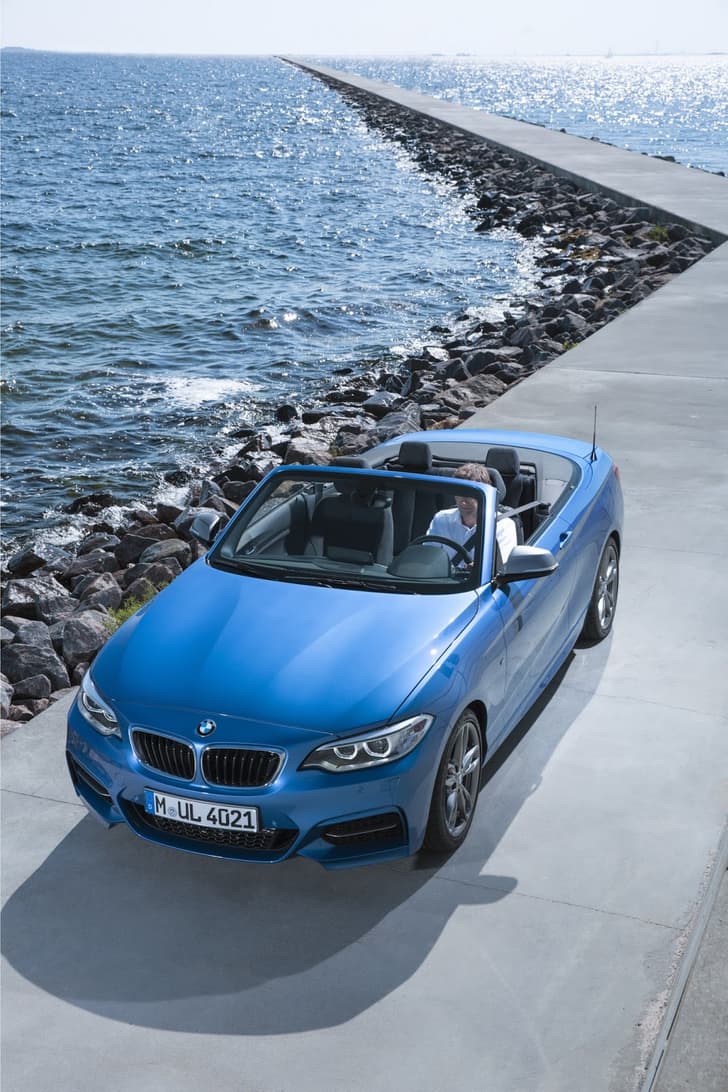 BMW 2-series convertible photo gallery