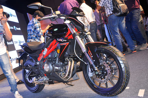 The TNT302 is powered by a 300cc, parallel-twin, liquid-cooled, four-stroke engine producing 36.2bhp.