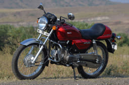 The Splendor PRO Classic commands attention in public due to its sporty design, turning heads everywhere it goes.