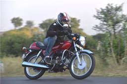 Undeniably good looking, the new Splendor PRO Classic is Hero’s practical café racer.