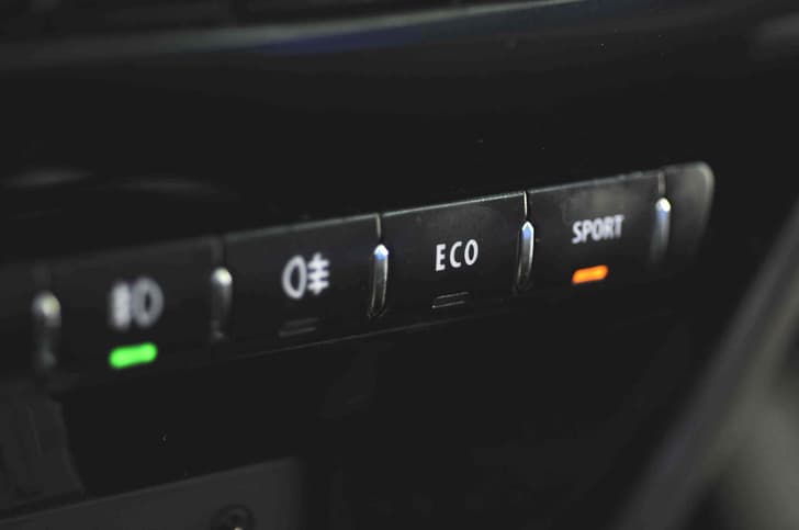 The Bolt petrol gets drive selection options of Eco, City and Sport