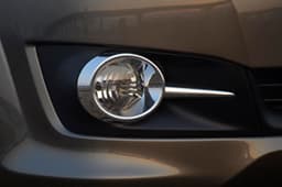 There are minor tweaks to the front fog-lamp housing. 