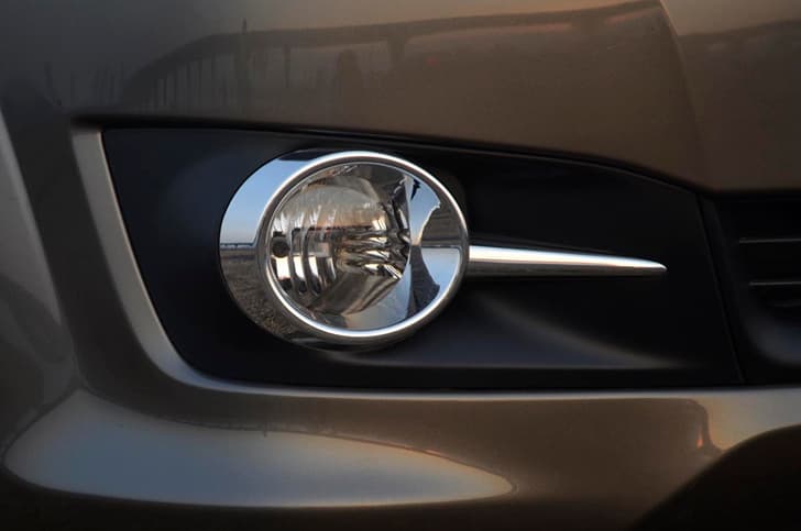 There are minor tweaks to the front fog-lamp housing. 
