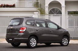 Chevrolet Spin MPV photo gallery